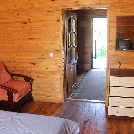 Hotel-Complex Mizh Triokh Ozer Svityaz' Buitenkant foto