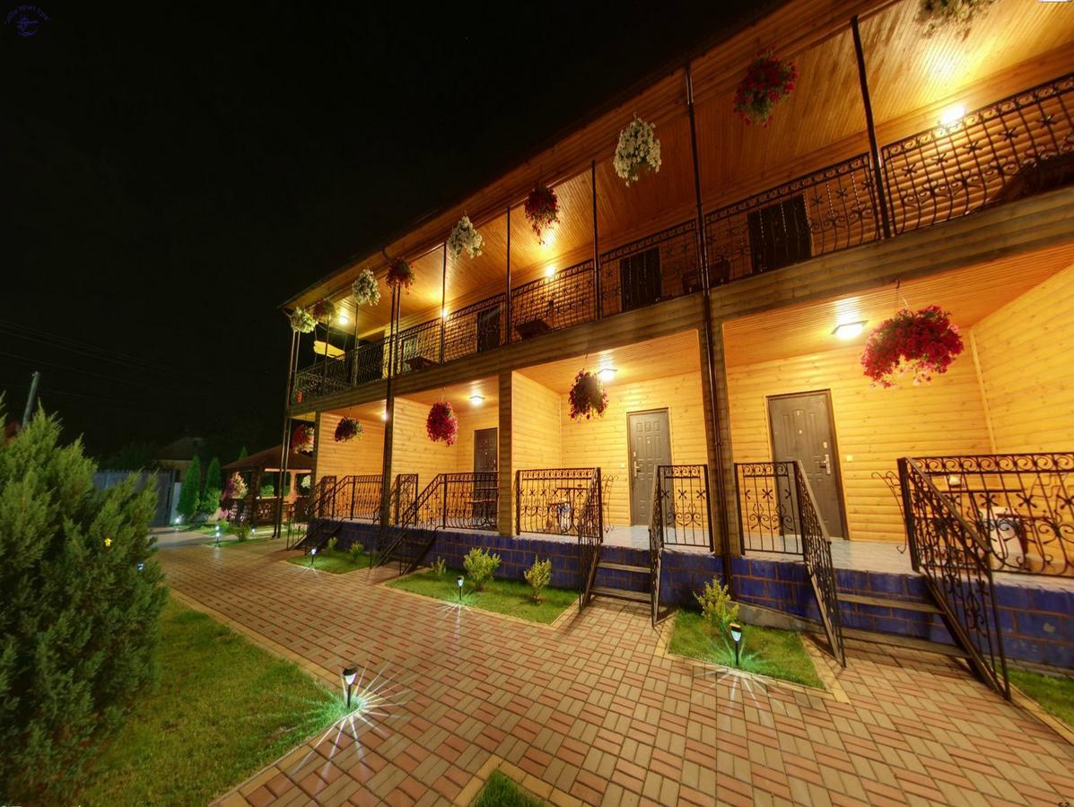 Hotel-Complex Mizh Triokh Ozer Svityaz' Buitenkant foto