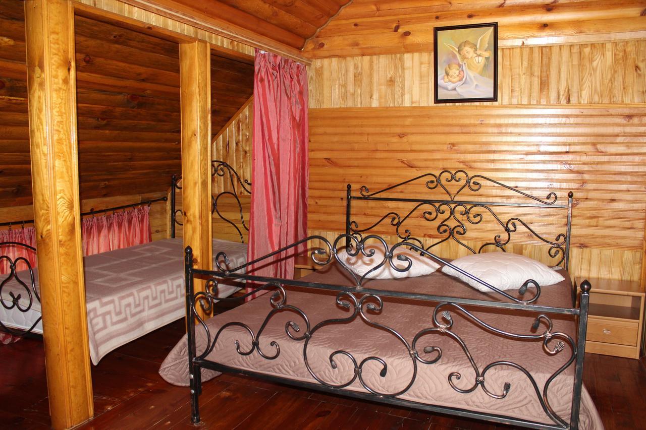 Hotel-Complex Mizh Triokh Ozer Svityaz' Buitenkant foto