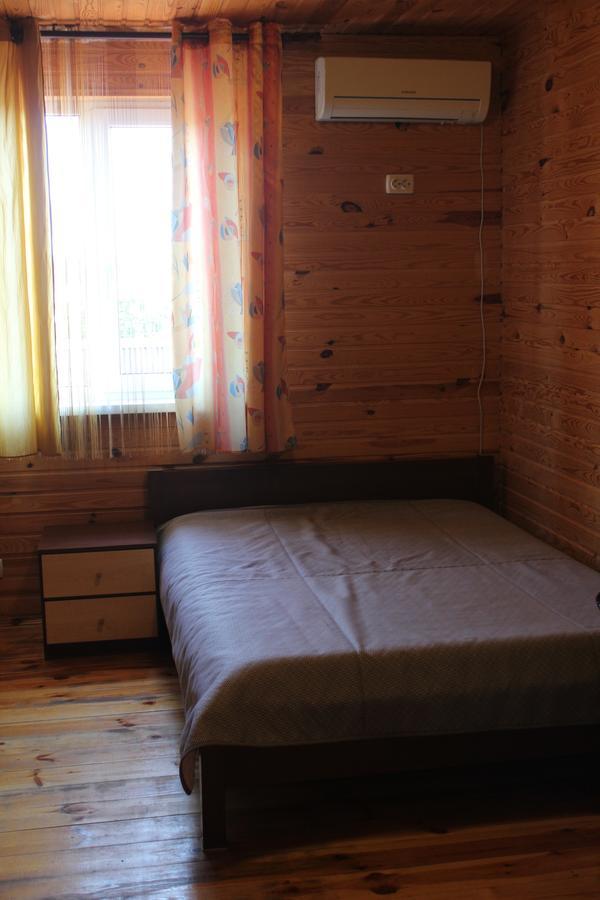 Hotel-Complex Mizh Triokh Ozer Svityaz' Buitenkant foto
