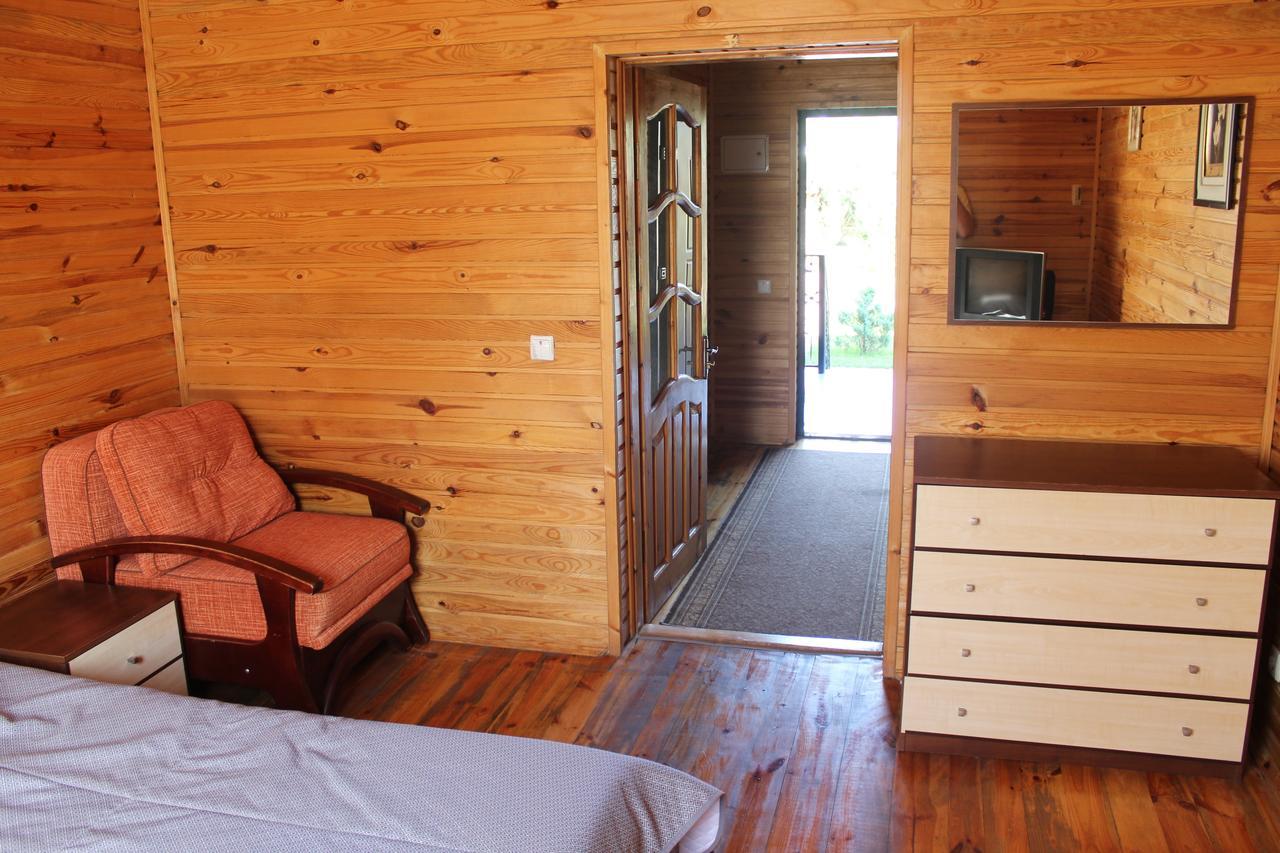Hotel-Complex Mizh Triokh Ozer Svityaz' Buitenkant foto